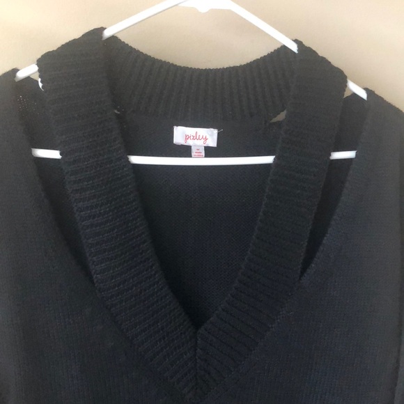 Black pullover - Picture 3 of 3